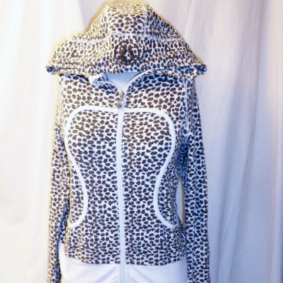 Lululemon Animal Print Scuba Hoodie - Size 4 - Picture 1 of 8